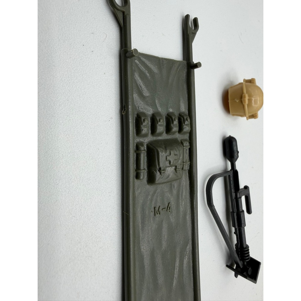 Vintage 1983 GI Joe Doc Accessory Lot Stretcher Flare Pistol Medical Bag - Picture 3 of 5